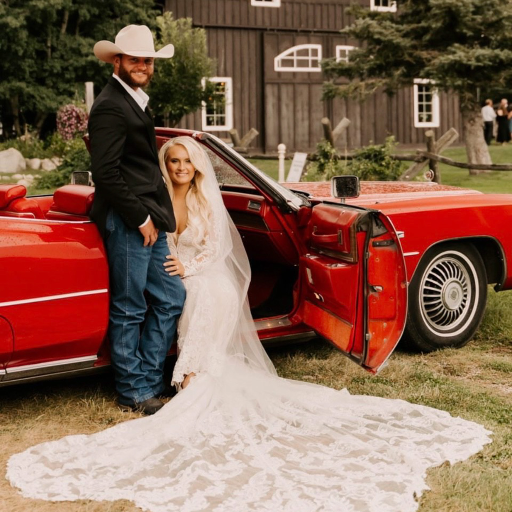 5075C9F8-077D-4DE2-8F4D-3ABE46137157